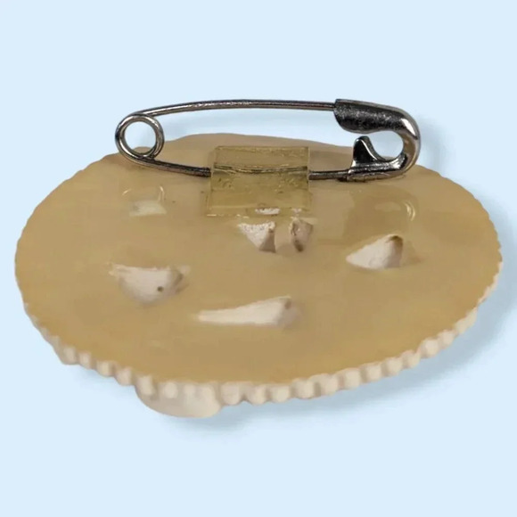 Vintage Floral Celluloid Brooch - Picture 5 of 6